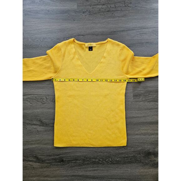 St. John Yellow Label Yellow Wool Silk Blend V-Neck Knit Sweater Size Large - Picture 9 of 10